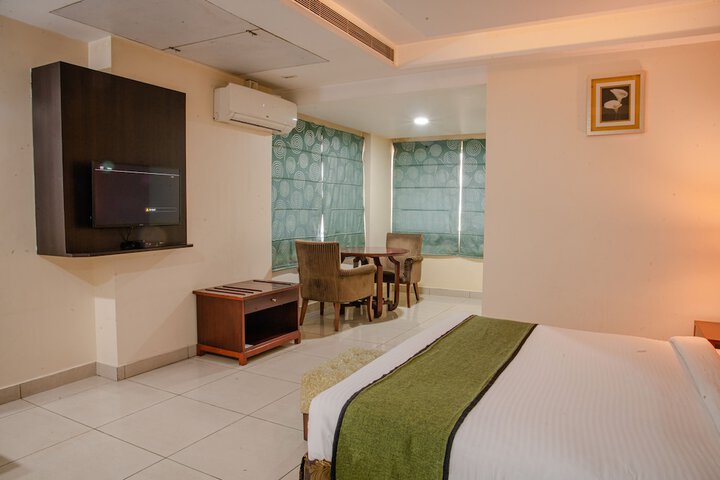 Room 16 of 83