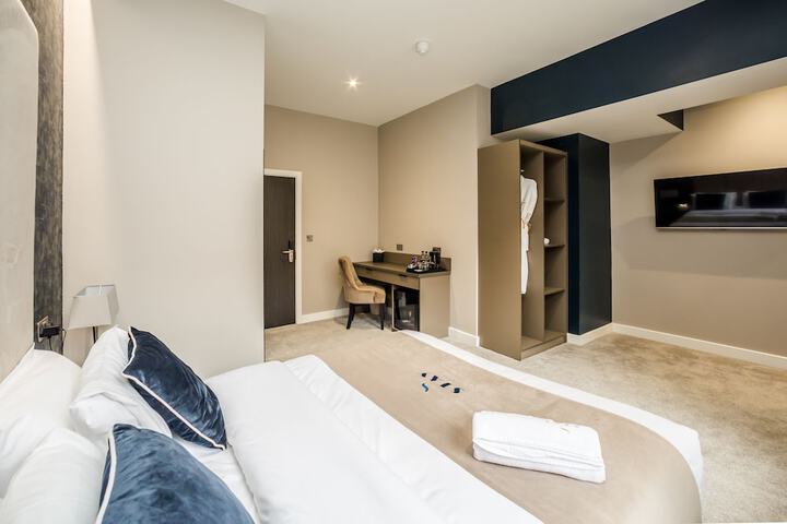 Room 13 of 61