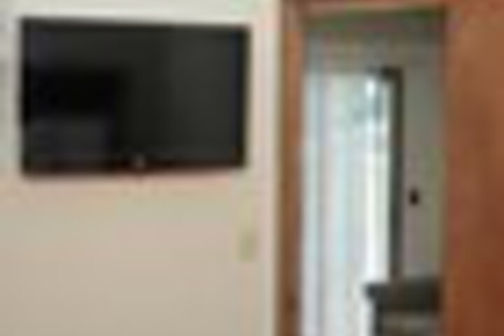 Room 26 of 108