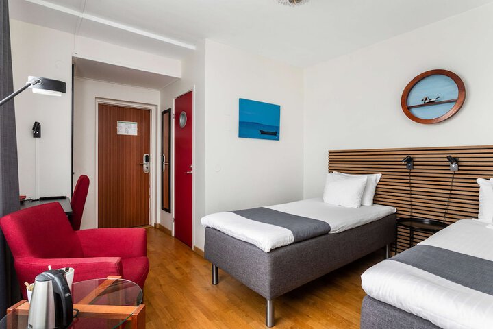 Room 25 of 65