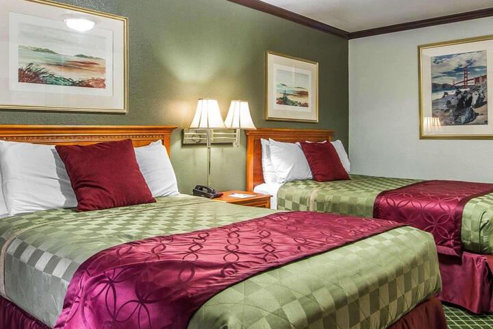 Double Accessible Queen Size Bed (5 of 11)