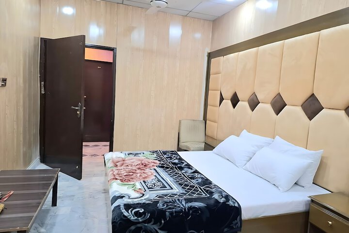 Room 5 of 19