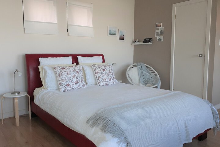 Room 4 of 33