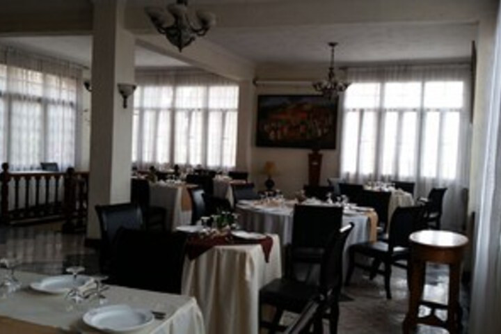 Dining 6 of 23