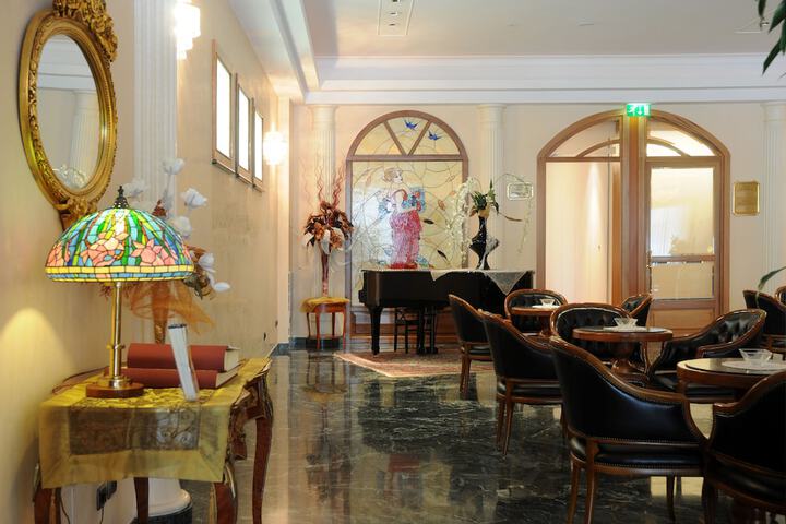 Lobby Photos