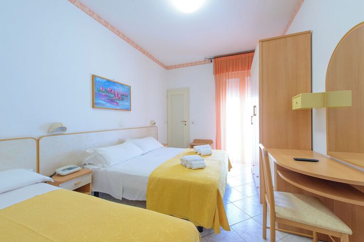 Room 12 of 94