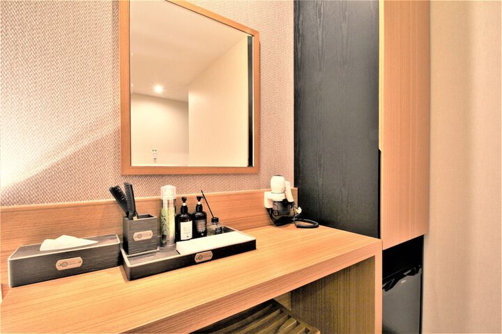 Room 8 of 110