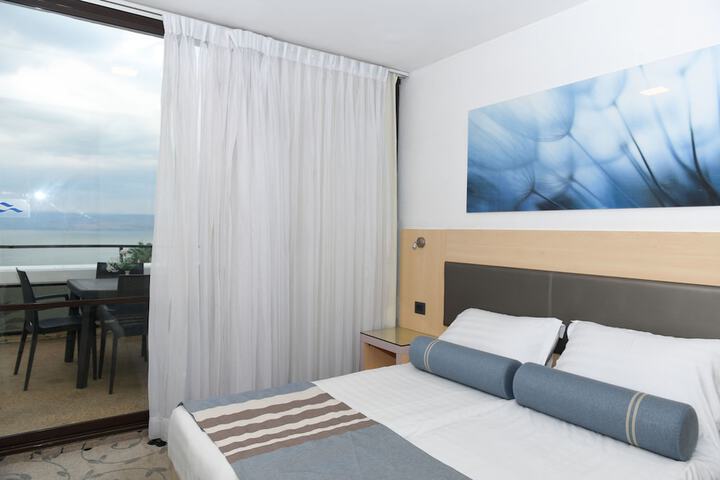 Room 14 of 26