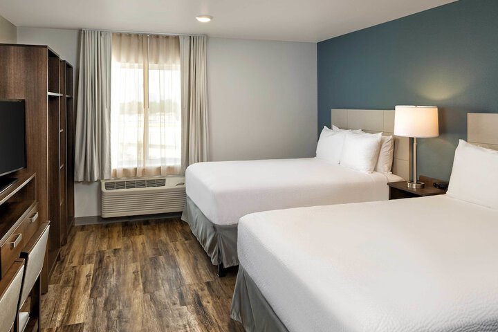 1 Queen Bed (12 of 15)