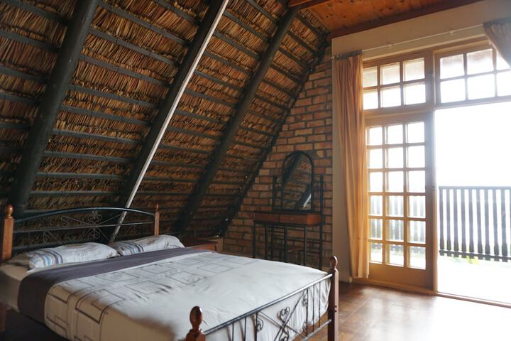 Room 3 of 47