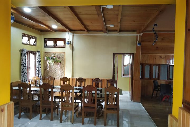 Dining 66 of 104