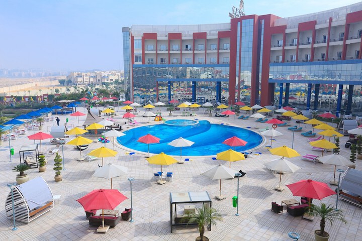 Pool 25 of 39