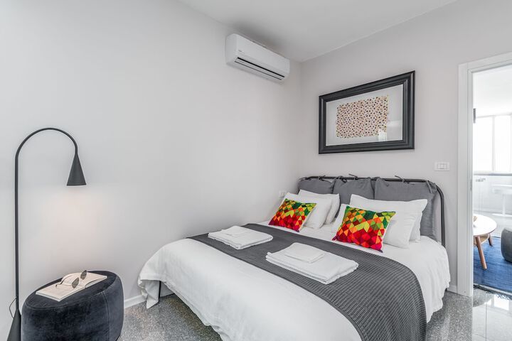 Room 10 of 39
