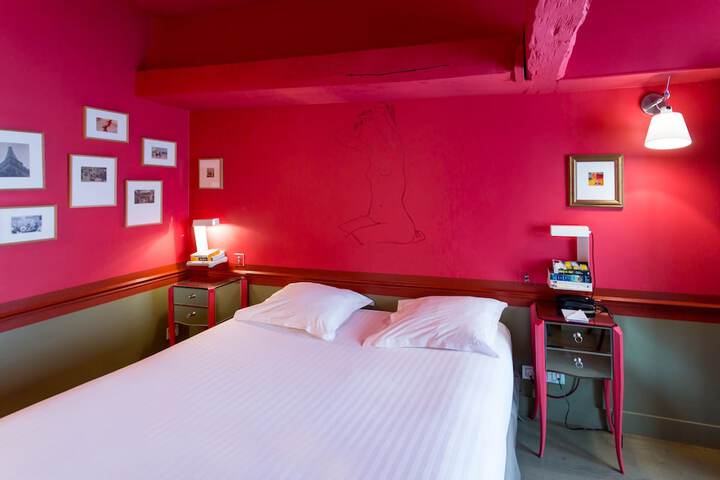 Room 8 of 69