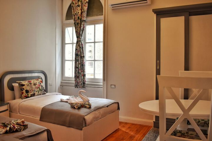 Room 4 of 29