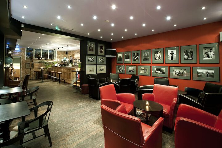 Lounge 60 of 66