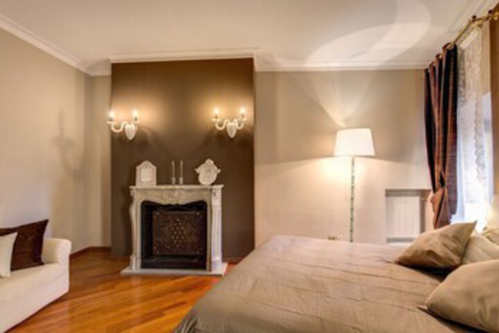 Room 21 of 33