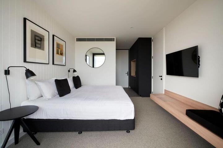 Room 12 of 41