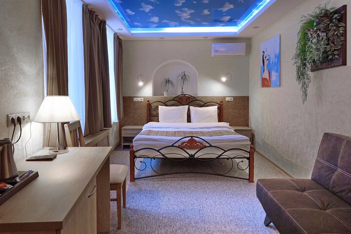 Room 14 of 53