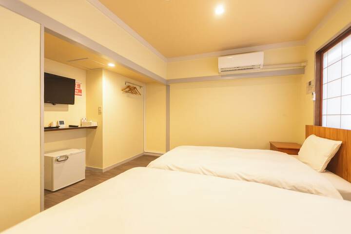 Room 29 of 128