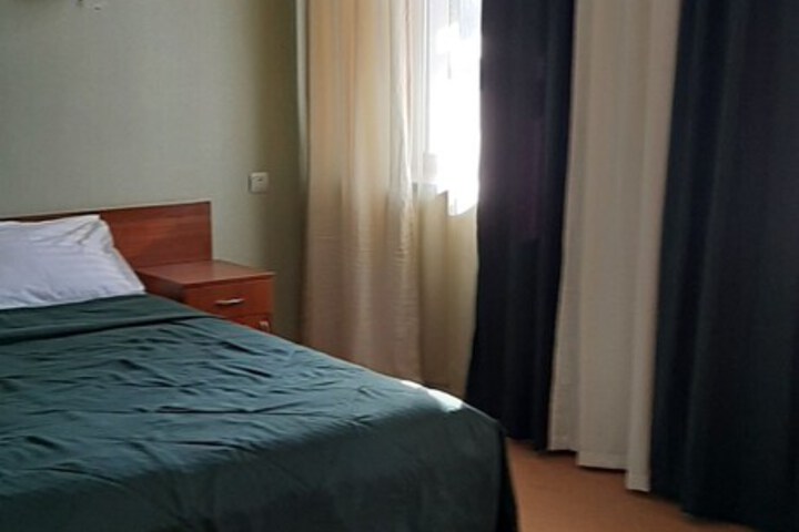 Room 6 of 91