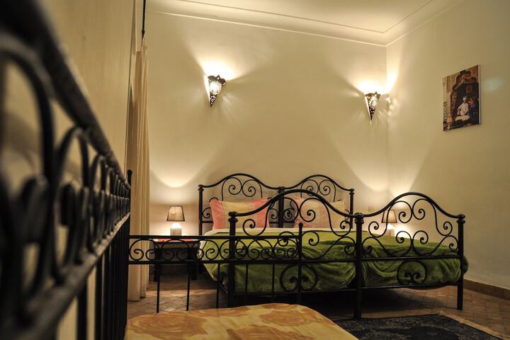 Room 17 of 38