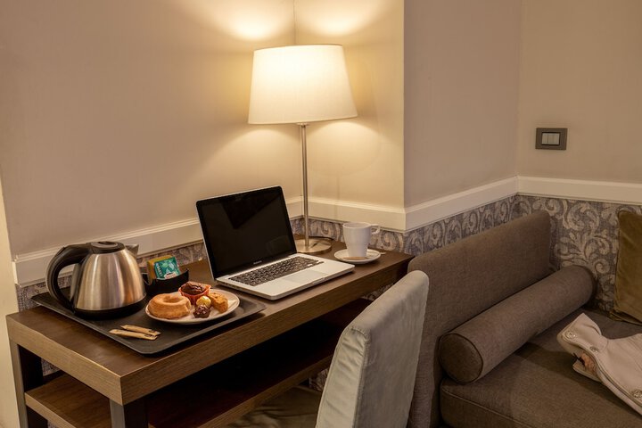 Room 53 of 122