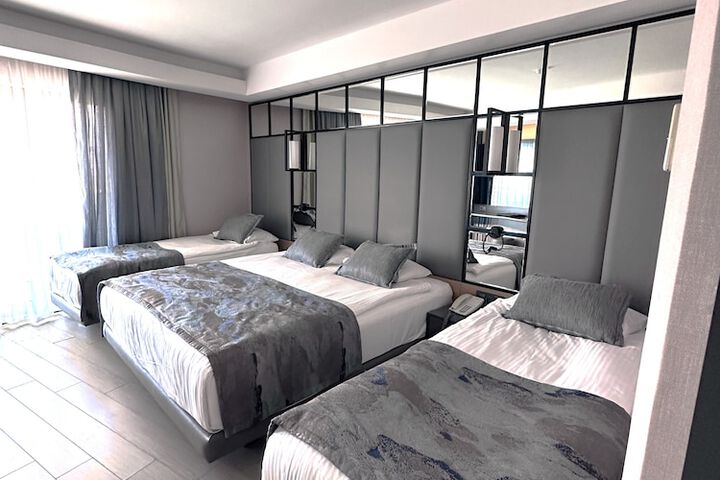 Room 35 of 89