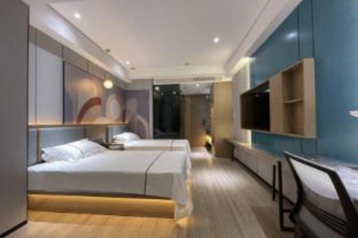 Room 5 of 6
