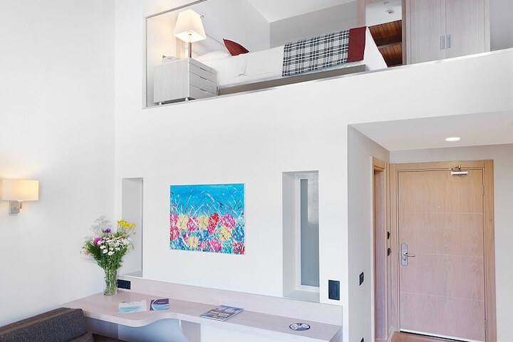 Room 25 of 164