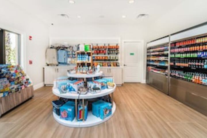 Gift Shop 102 of 134