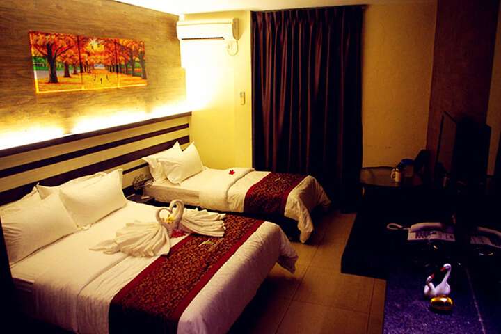 Room 6 of 44