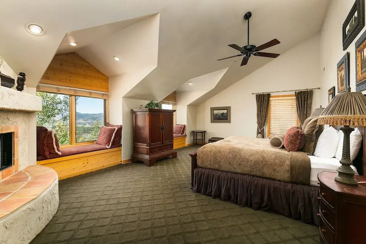 Room 2 of 12