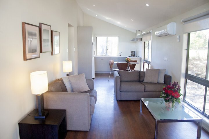 Lounge 29 of 60