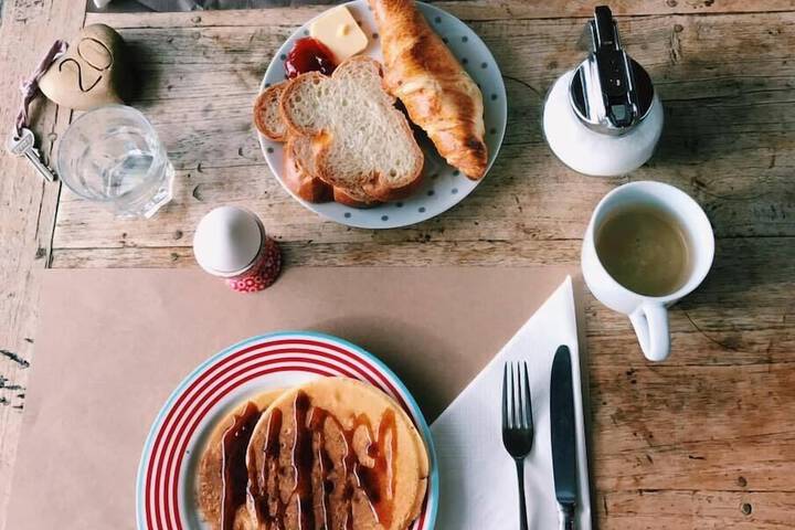 Breakfast/Coffee Service 73 of 98