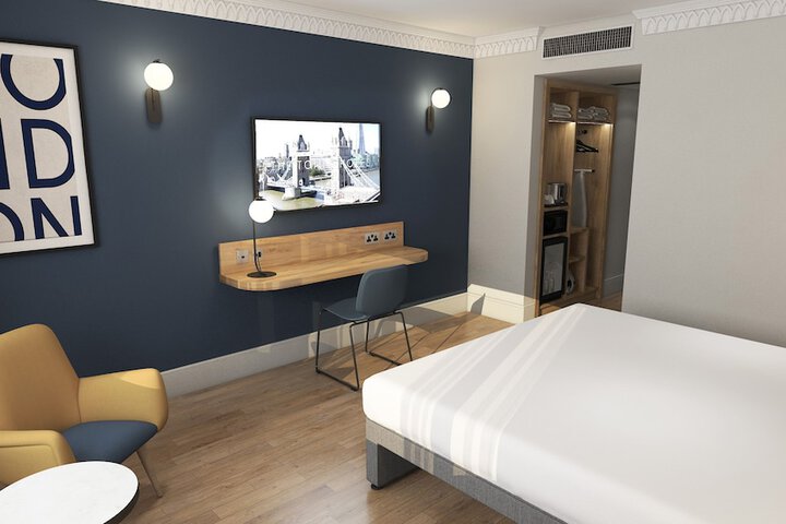 Room 28 of 137