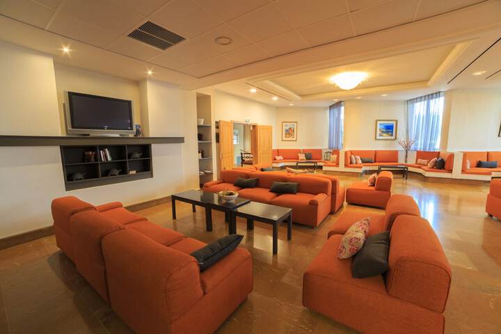 Hotel Interior 4 of 208