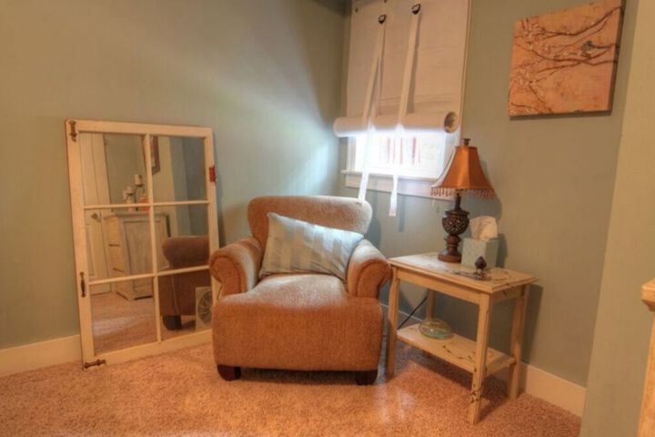 Room 8 of 16