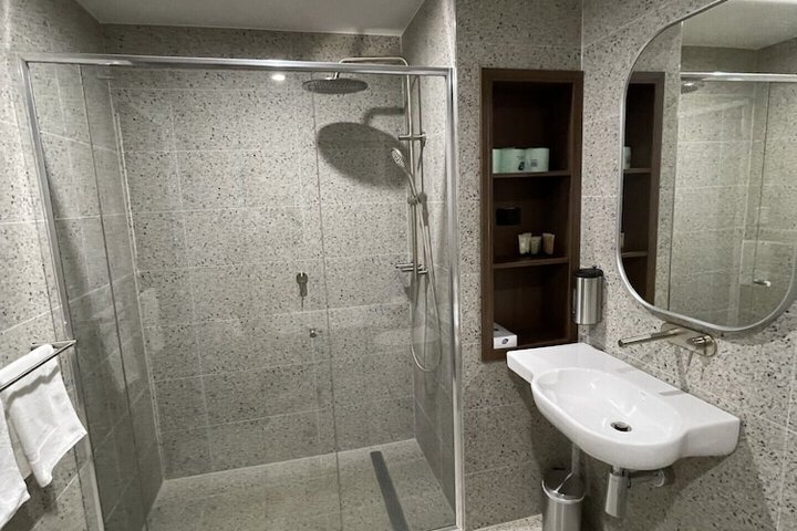Room 34 of 36