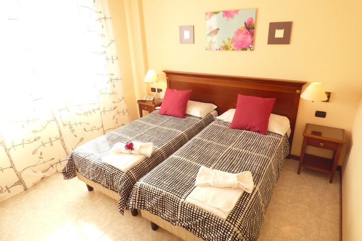 Room 6 of 76