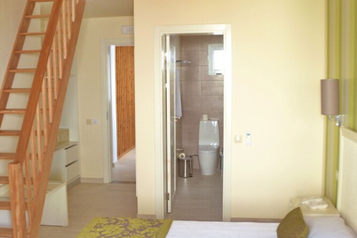 Room 9 of 36