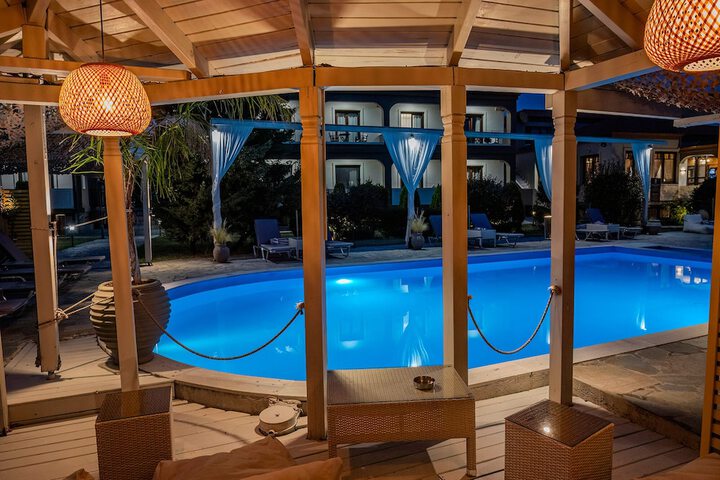 Pool 40 of 66