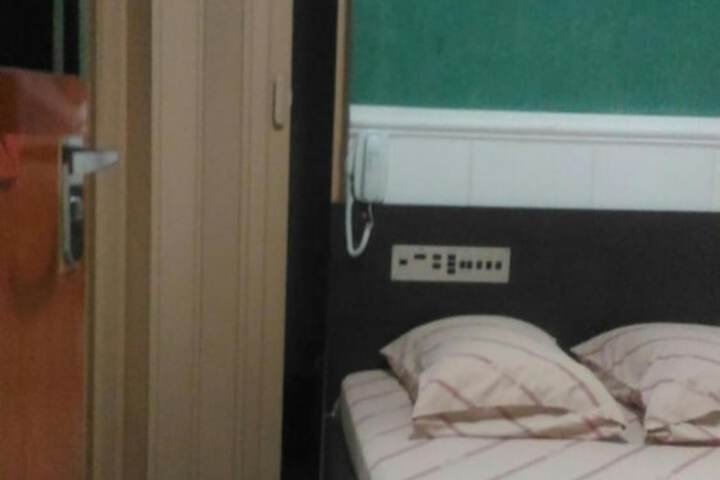 Room 15 of 52