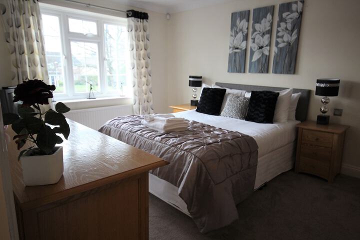 Room 4 of 5