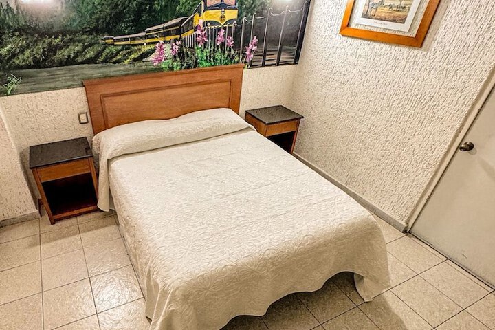 Room 4 of 18