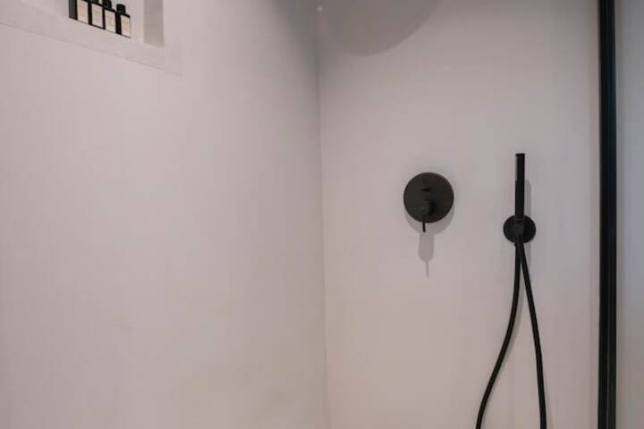 Room 148 of 190