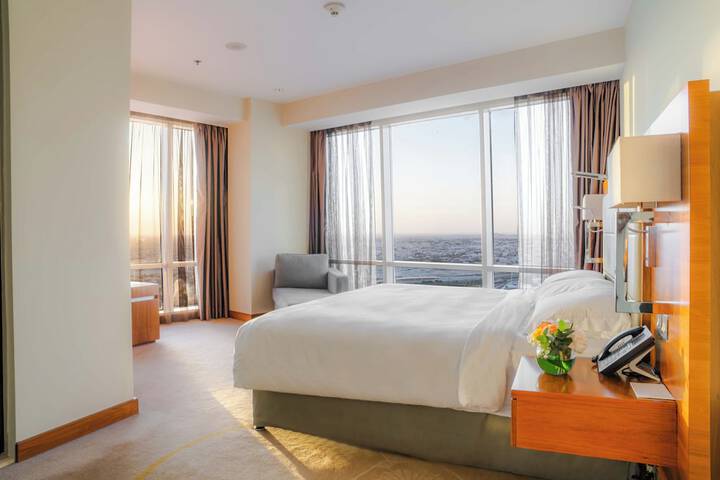 Room 18 of 180