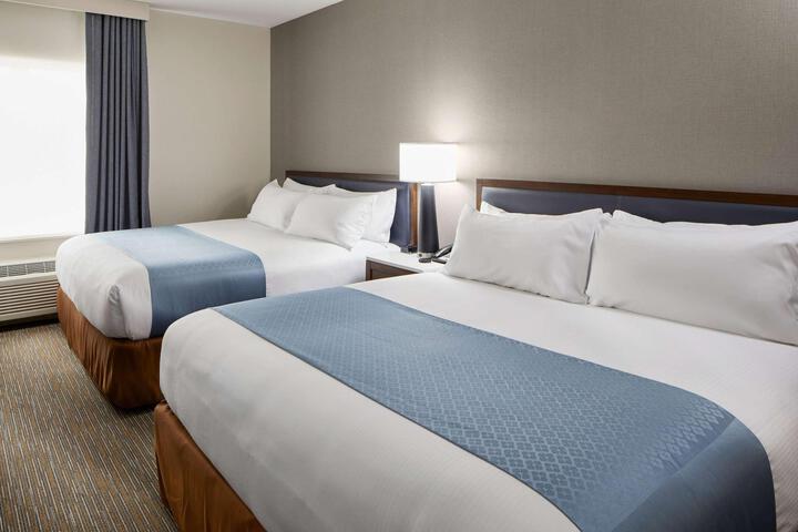 1 King Bed (13 of 14)