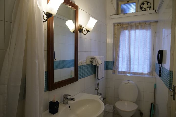 Room 95 of 183