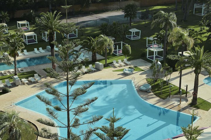 Pool 54 of 173